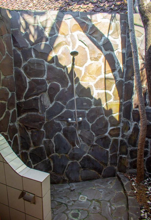 Ocean Sun Homestay Tulamben Exteriör bild